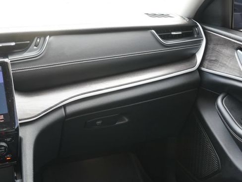 Used 2023 Jeep Grand Cherokee L Limited RWD image 20