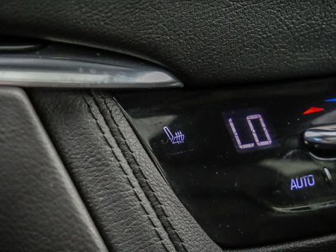 Used 2022 Cadillac XT5 Premium Luxury FWD image 34