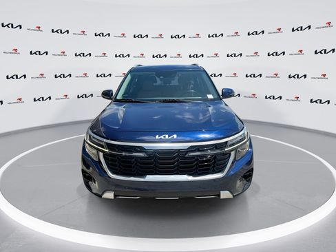 Certified 2024 Kia Seltos EX FWD image 3