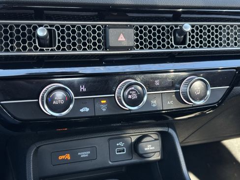 Used 2023 Honda Civic Sport image 5