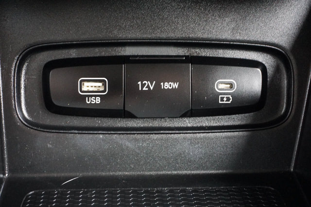 Used 2024 Hyundai Venue SEL FWD image 24