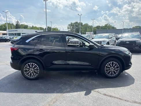 Used 2024 Ford Escape SE FWD image 10