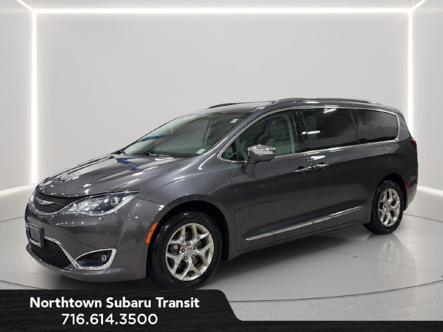 Used 2017 Chrysler Pacifica Limited w/ UConnect Theater Package FWD image 1