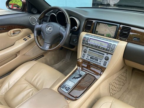 Used 2006 Lexus SC 430 Convertible RWD image 2