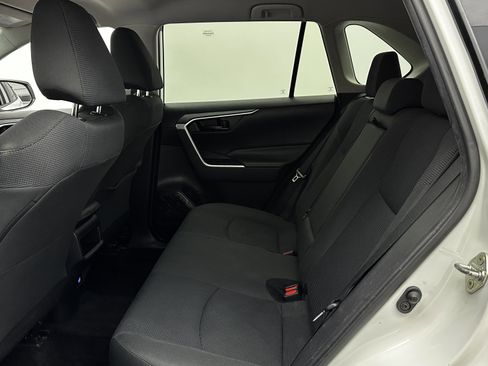 Used 2020 Toyota RAV4 LE image 19