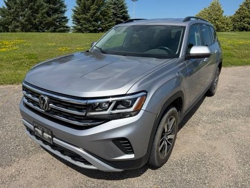 Used 2022 Volkswagen Atlas SE AWD/4WD image 2