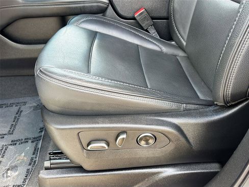 Used 2025 GMC Yukon Denali RWD image 20