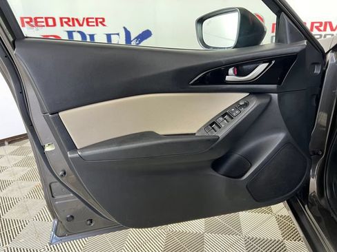 Used 2014 MAZDA MAZDA3 i Touring FWD image 11