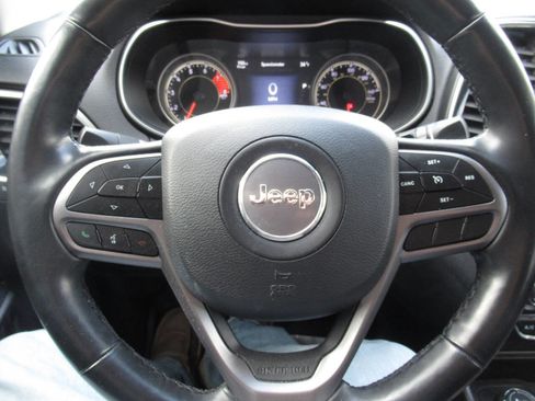 Used 2020 Jeep Cherokee Limited w/ Mopar Interior Package image 30