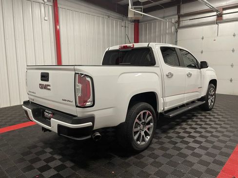Used 2019 GMC Canyon Denali image 4