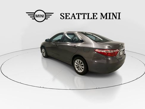 Used 2016 Toyota Camry LE FWD image 8