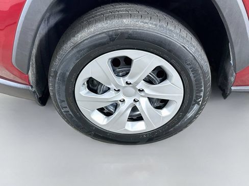Used 2021 Toyota RAV4 LE FWD image 8