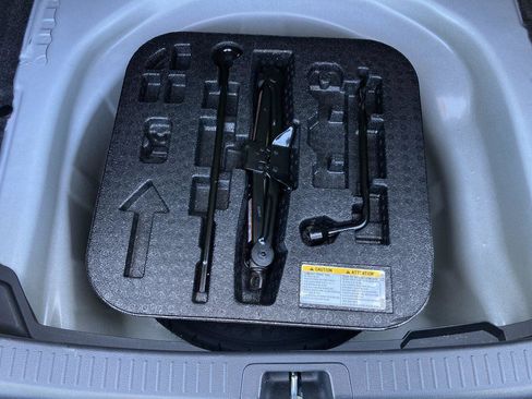 Used 2025 Toyota Corolla LE image 25