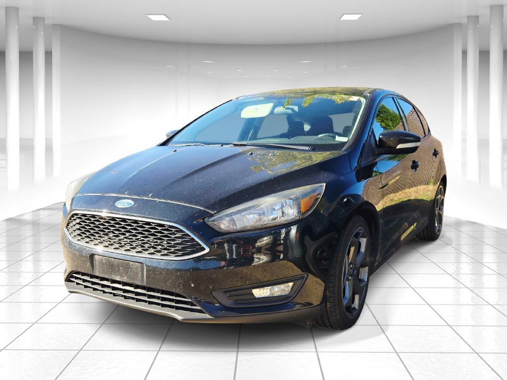 Used 2018 Ford Focus SEL w/ Cold Weather Package FWD image 6