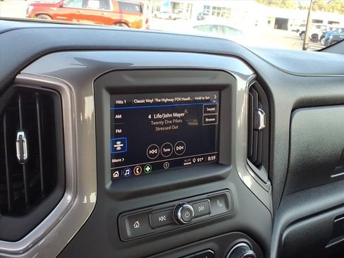 Used 2025 Chevrolet Silverado 2500 Custom w/ Custom Convenience Package AWD/4WD image 9