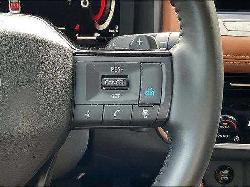 Used 2025 Nissan Rogue Platinum w/ Platinum Premium Package FWD image 49