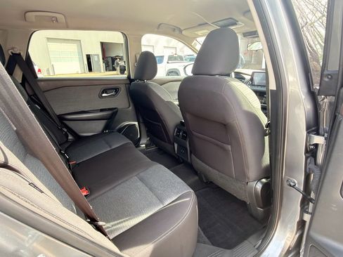 Used 2021 Nissan Rogue SV image 21