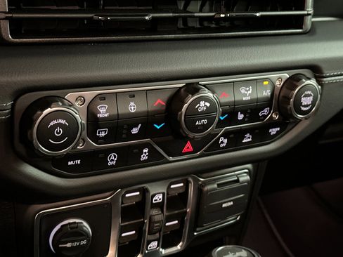 New 2025 Jeep Wrangler Sahara w/ Safety Group image 20