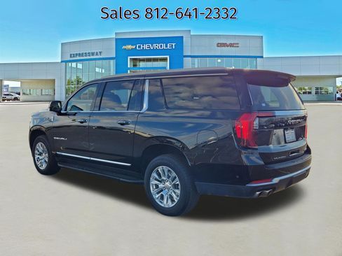 Used 2025 GMC Yukon XL Denali image 5