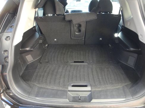 Used 2019 Nissan Rogue SV AWD/4WD image 12