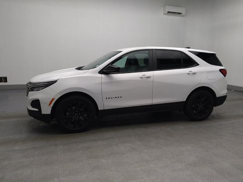 Used 2024 Chevrolet Equinox LS w/ LS Convenience Package image 2