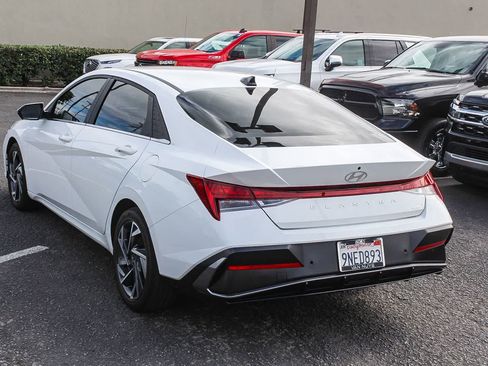 Used 2024 Hyundai Elantra Limited FWD image 7