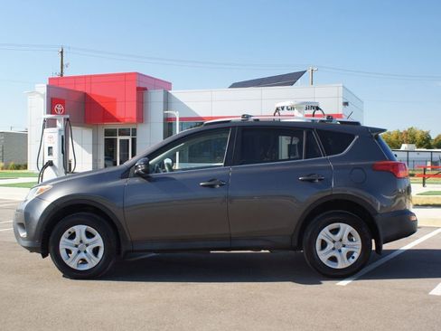 Used 2014 Toyota RAV4 LE image 9