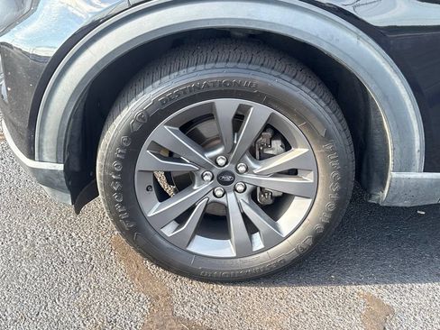 Used 2021 Ford Explorer XLT w/ Equipment Group 202A AWD/4WD image 27