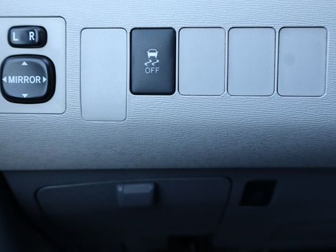 Used 2014 Toyota Sienna LE image 28