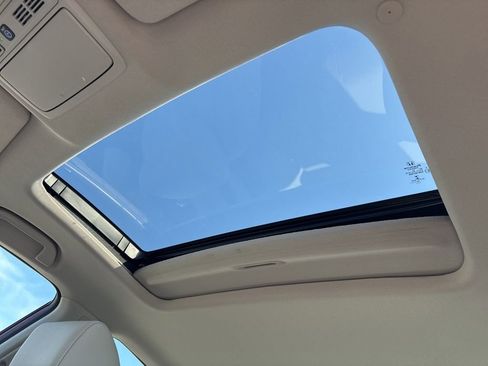 Used 2018 Honda Accord Touring image 5