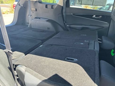 Used 2020 Kia Sorento L FWD image 23