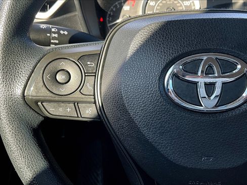 Used 2020 Toyota Corolla LE image 17