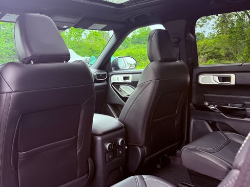 Used 2022 Ford Explorer ST w/ Equipment Group 401A AWD/4WD image 19