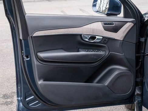 Used 2021 Volvo XC90 T8 Inscription image 12