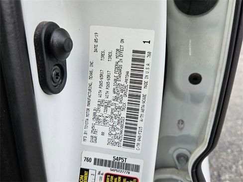 Used 2019 Toyota Tacoma TRD Sport image 8