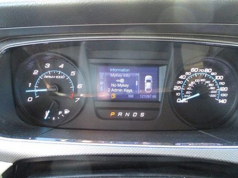 Used 2017 Ford Taurus SE image 24