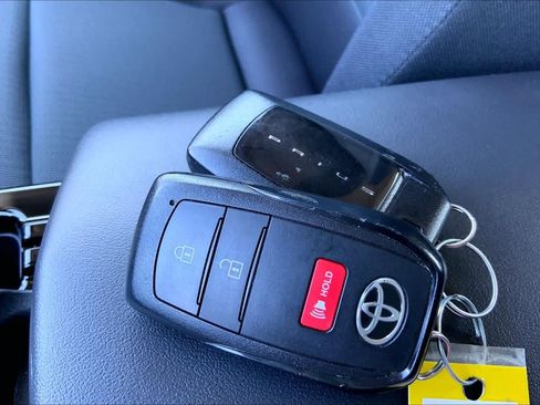 Used 2023 Toyota Prius LE FWD image 14