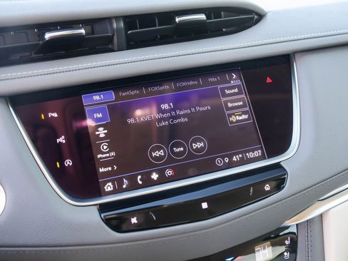 Certified 2021 Cadillac XT5 Premium Luxury image 16