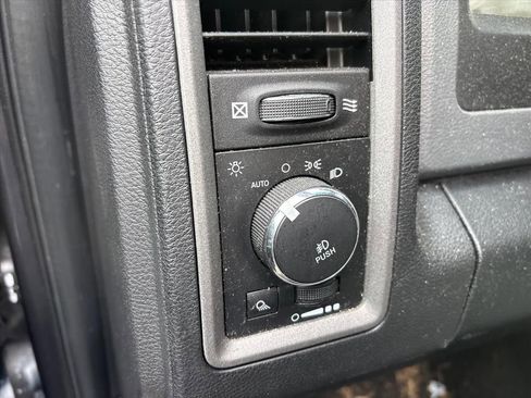 Used 2017 RAM 1500 Express image 15