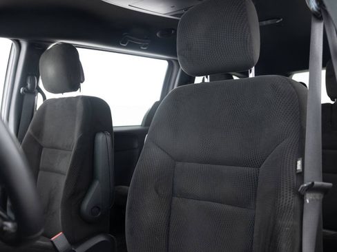 Used 2017 Dodge Grand Caravan SE FWD image 22