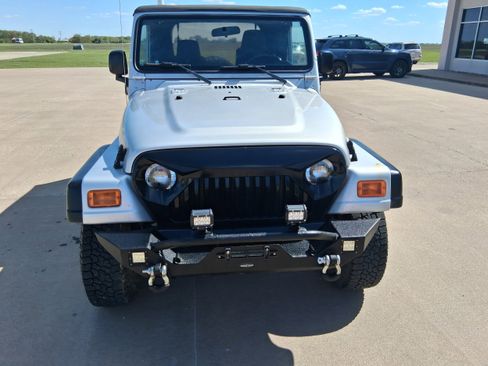 Used 2004 Jeep Wrangler X w/ Wheel Plus Group AWD/4WD image 3