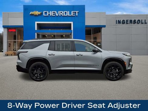 Used 2025 Chevrolet Traverse RS image 10
