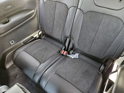 New 2025 Jeep Grand Cherokee L Altitude image 31