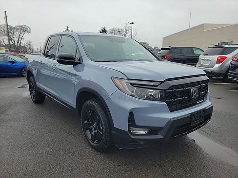 Used 2025 Honda Ridgeline Black Edition image 10