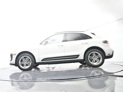 Certified 2022 Porsche Macan AWD/4WD image 46
