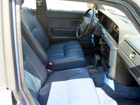 Used 1992 Volvo 240 Wagon RWD image 24