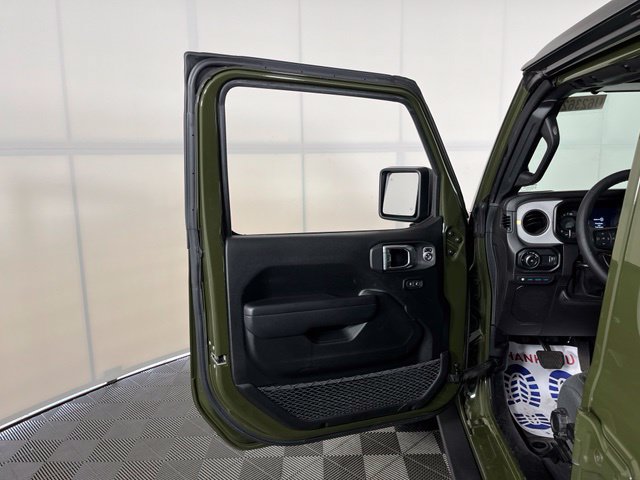 Used 2024 Jeep Wrangler Unlimited AWD/4WD image 15