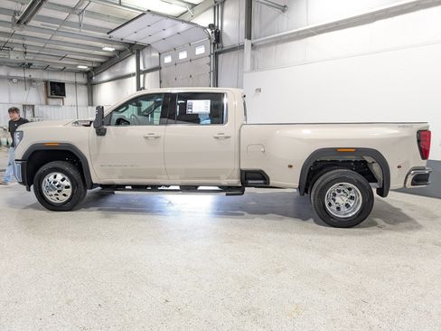 Used 2026 GMC Sierra 3500 SLE w/ SLE Value Package AWD/4WD image 6