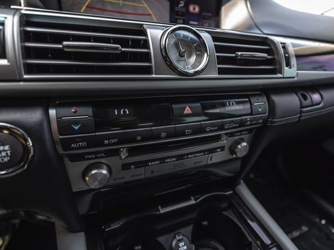 Used 2015 Lexus LS 460 w/ Comfort Package RWD image 13