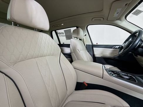 Used 2023 BMW X7 xDrive40i w/ Executive Package image 31
